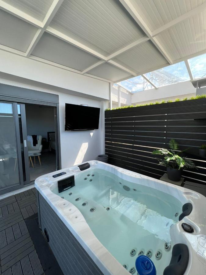 Loft Spa Greece - Enjoy Our Jacuzzi Kalamata Zewnętrze zdjęcie