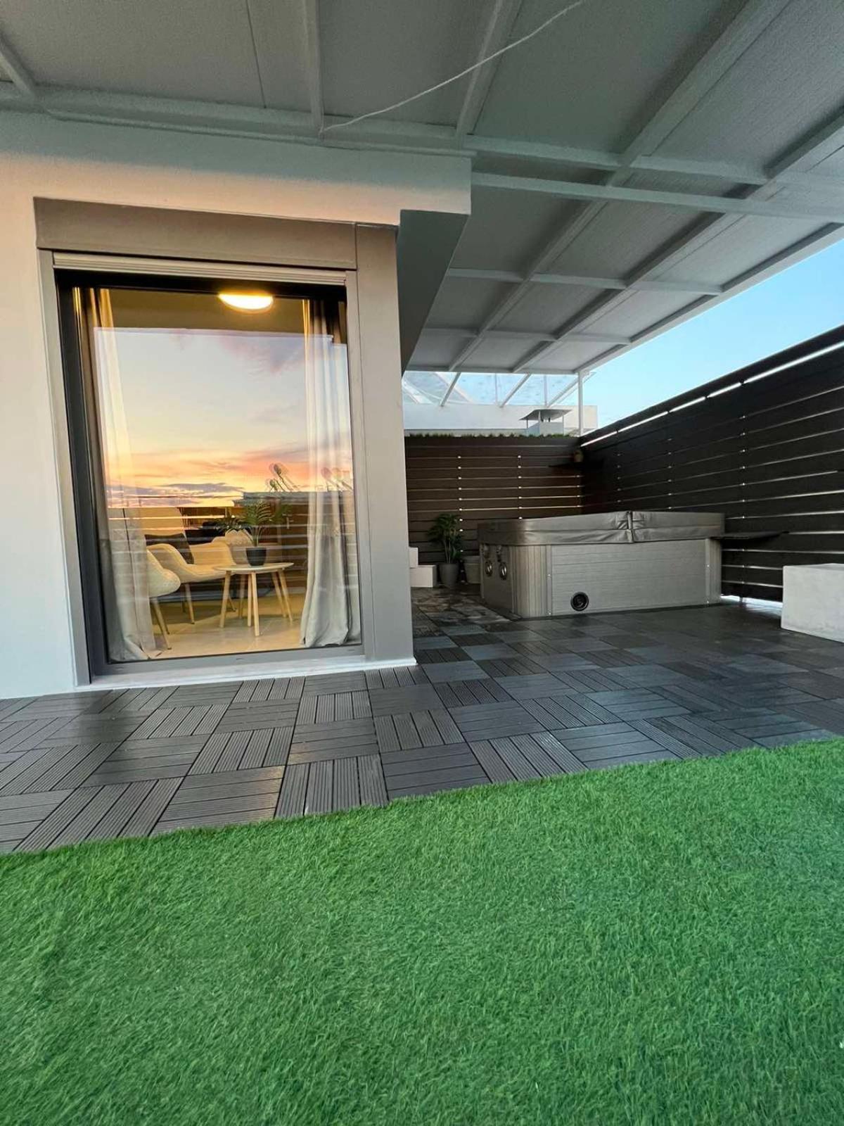 Loft Spa Greece - Enjoy Our Jacuzzi Kalamata Zewnętrze zdjęcie